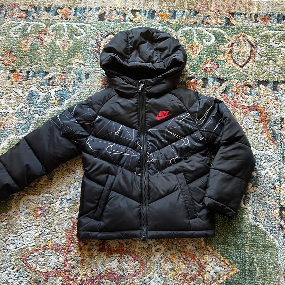 NIKE TODDLER BOYS PUFFER JACKET…NWOT…WASHED BUT NEVER WORN…SZ 6 M FOR 5-6 YEARS!